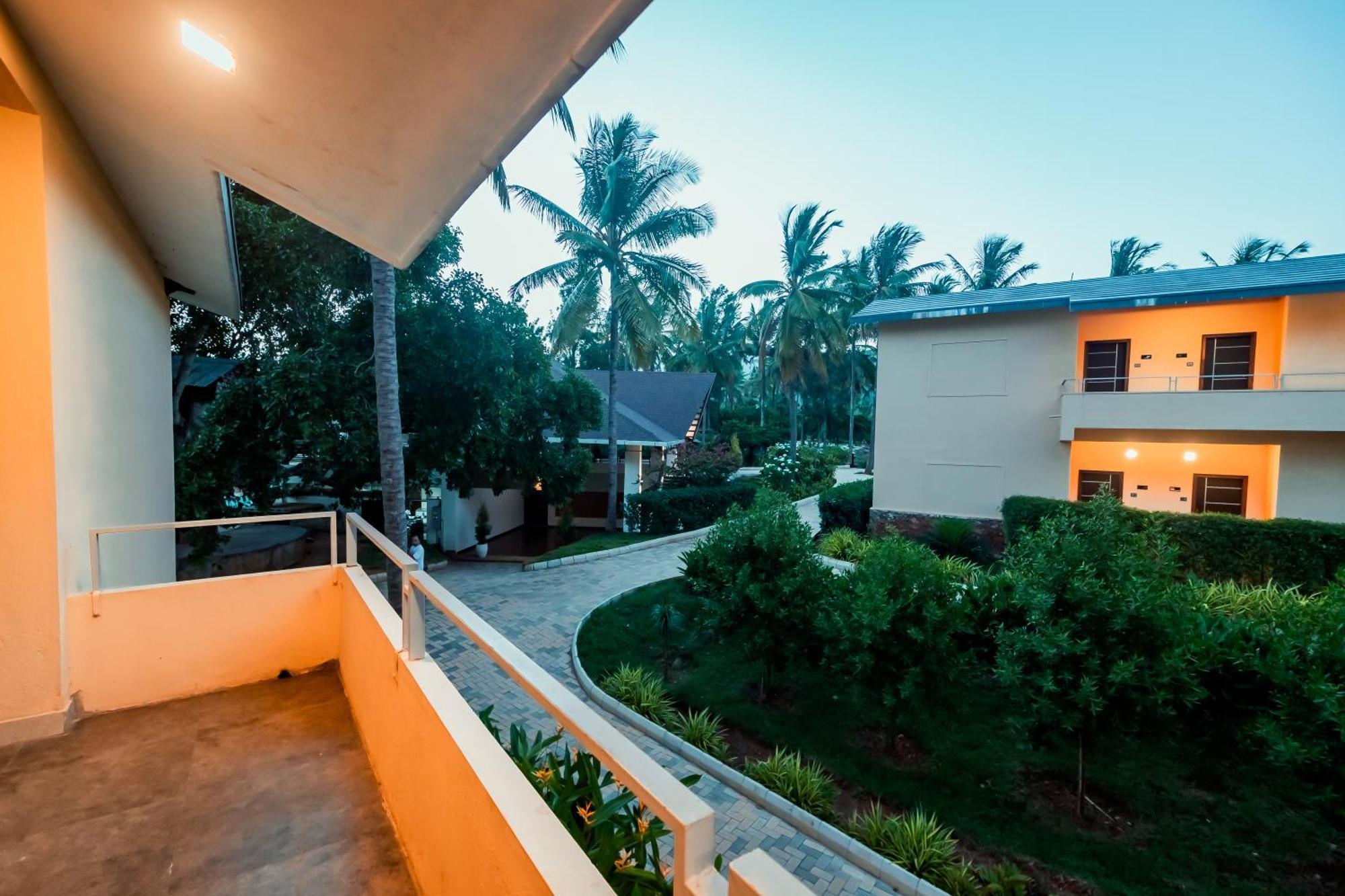 Commune18 Spa Resorts Chikmagalur Bagian luar foto