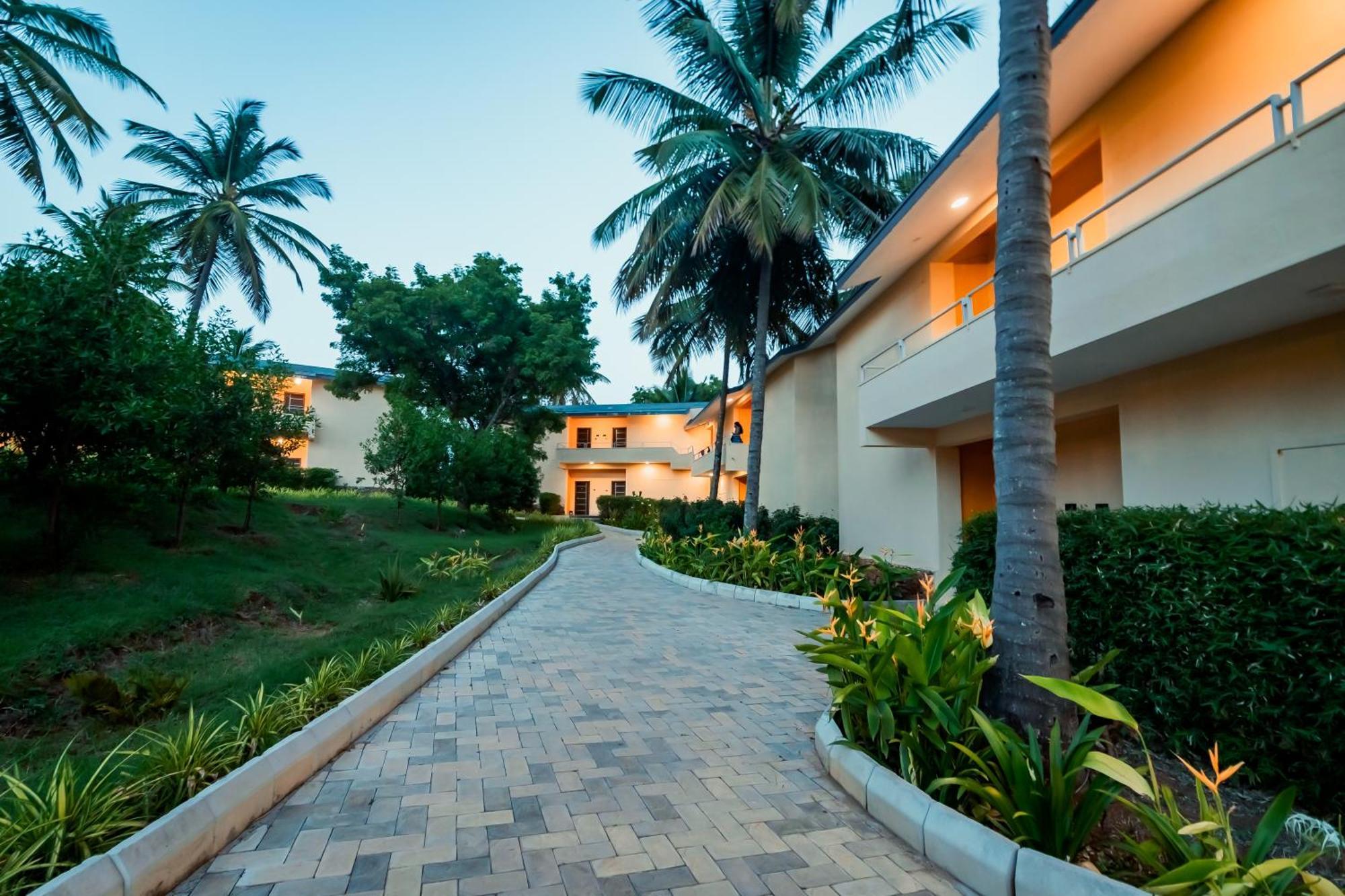 Commune18 Spa Resorts Chikmagalur Bagian luar foto