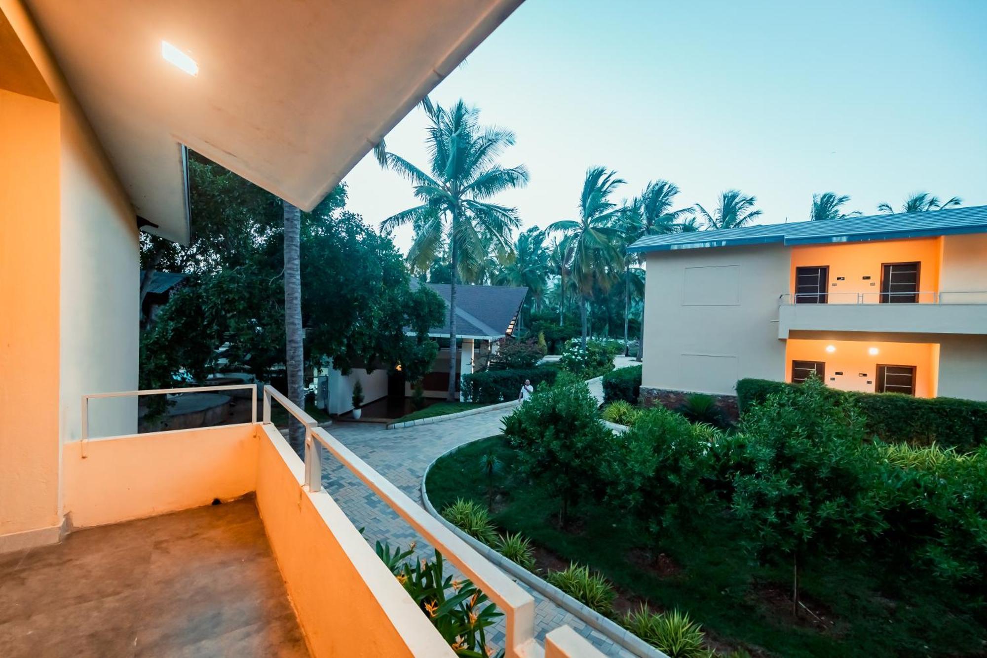 Commune18 Spa Resorts Chikmagalur Bagian luar foto