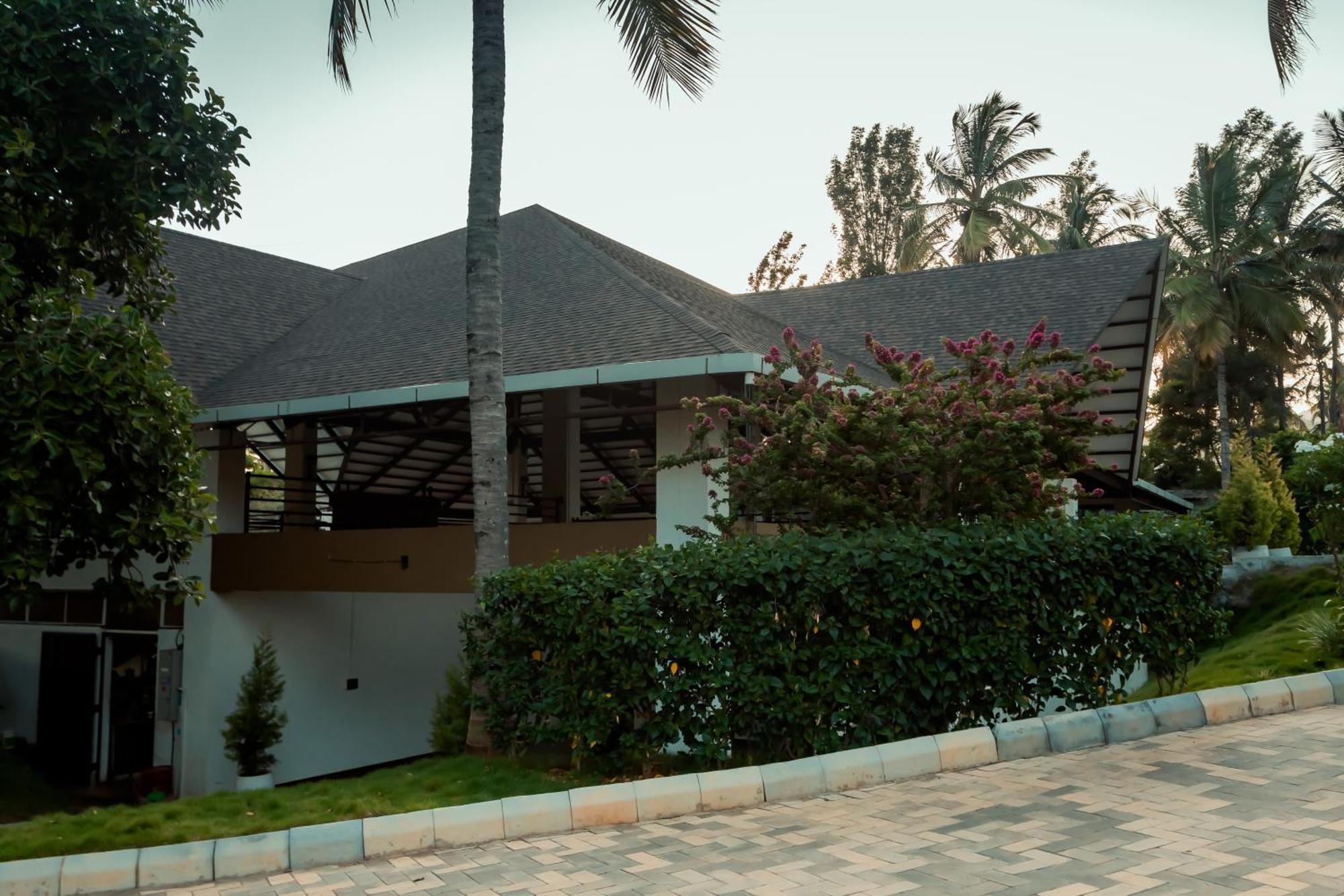 Commune18 Spa Resorts Chikmagalur Bagian luar foto