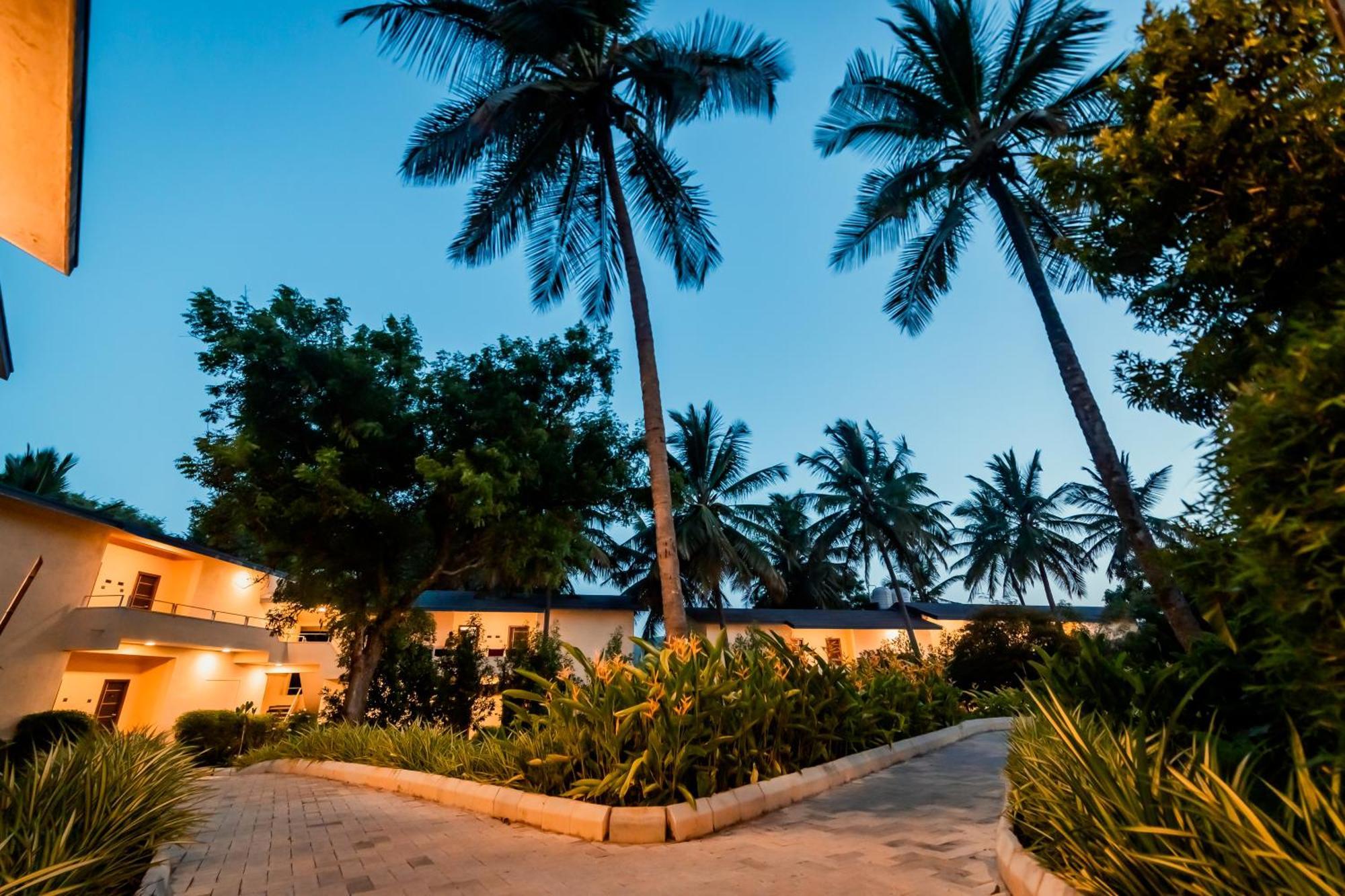 Commune18 Spa Resorts Chikmagalur Bagian luar foto