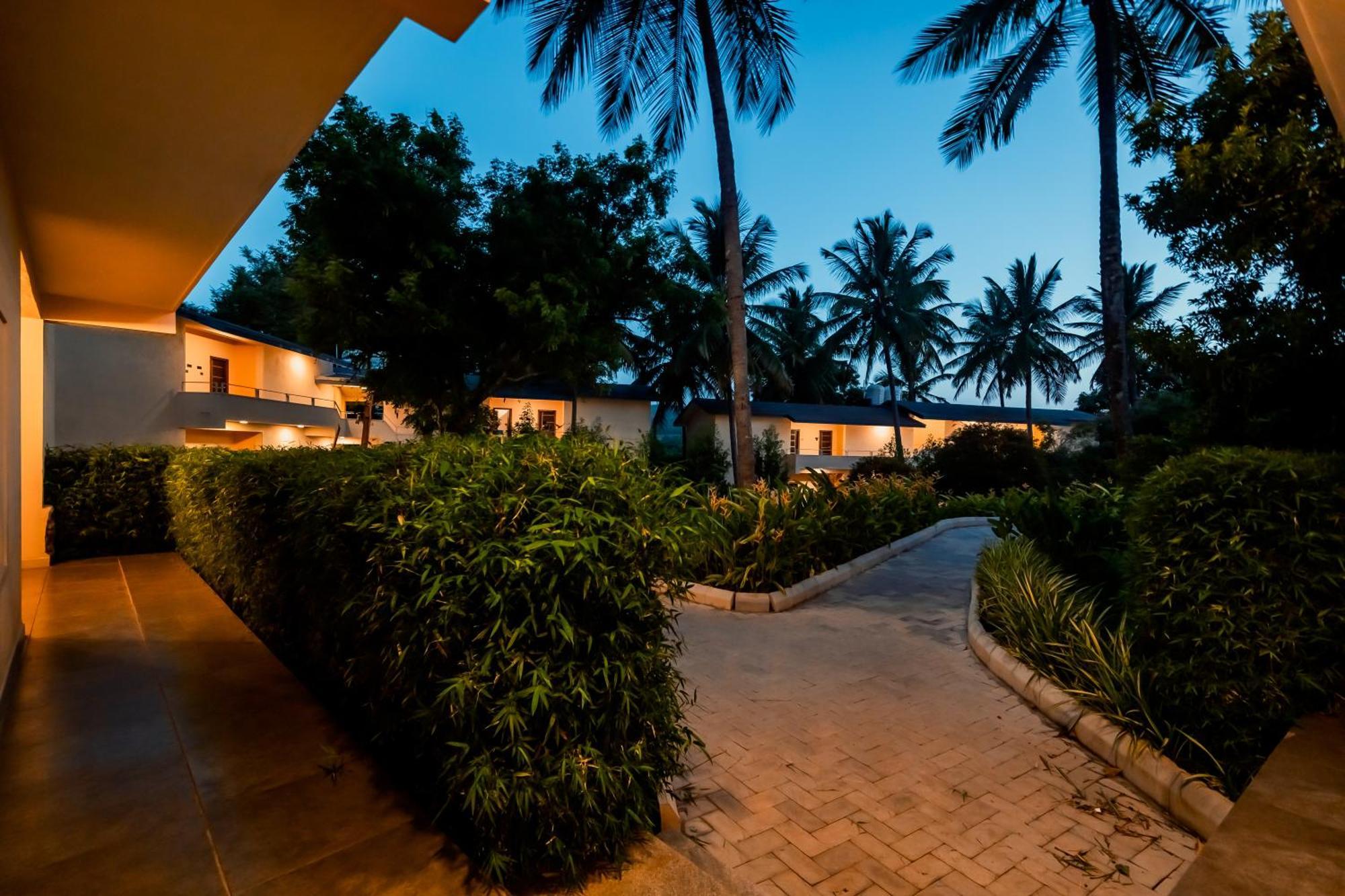 Commune18 Spa Resorts Chikmagalur Bagian luar foto
